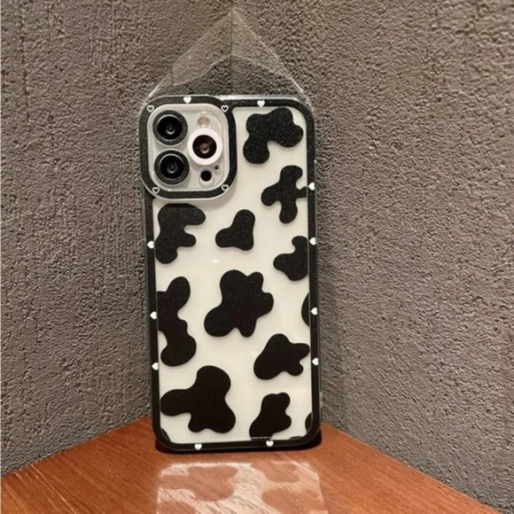 ⚠️Clearance🐮iPhone 14/Pro/Pro Max Cow Print Phone Case - Picture 2 of 3